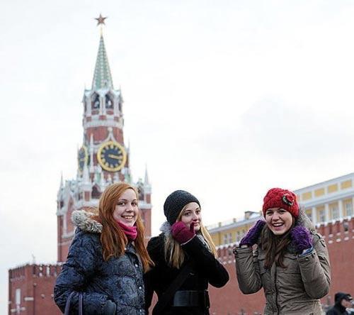 Работа в москве народ. Красная площадь в марте. Люди из Москвы. Как выглядят люди в Москве. Russian people.