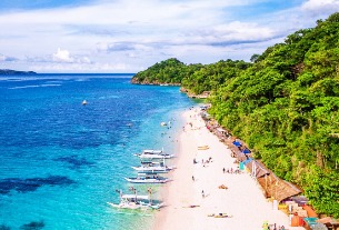 1.2 million Chinese tourists visit Philippines in first 8 months