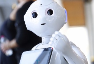 Chinese robots company Keenon reveals restaurant robotics solutions at FOODtech Japan 2021