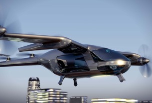 Chinese firm tests electric flying taxi in Dubai