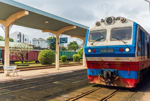 Vietnam railways to adopt China standard gauge